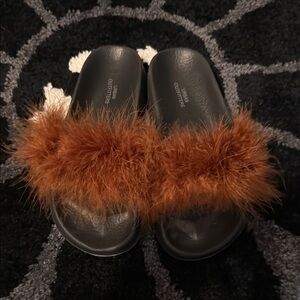 Urban Outfitters Women's Black and Brown Fuzzy Slides